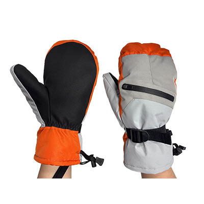 Ski Gloves With Wrist Leash